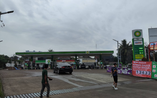 SPBU BP Bintaro Emerald, Gas Station | We provide Indonesia infrastructure map on various property sectors and data. Access property listings, infrastructure developments, news, and valuable transaction data for informed decisions.