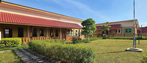 De Green Camp Junior High School, Private School | We provide Indonesia infrastructure map on various property sectors and data. Access property listings, infrastructure developments, news, and valuable transaction data for informed decisions.