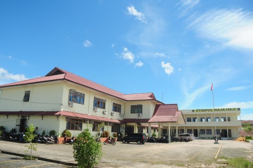 Raja Haji Institute of Social and Politics Sciences, University | We provide Indonesia infrastructure map on various property sectors and data. Access property listings, infrastructure developments, news, and valuable transaction data for informed decisions.