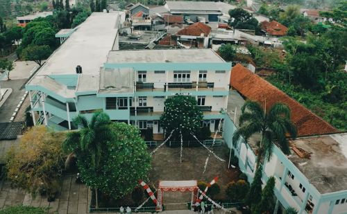 Al Azhar 30 Islamic Junior High School, Private School | We provide Indonesia infrastructure map on various property sectors and data. Access property listings, infrastructure developments, news, and valuable transaction data for informed decisions.