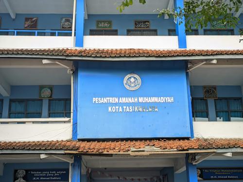 Amanah Muhammadiyah Junior High School, Private School | We provide Indonesia infrastructure map on various property sectors and data. Access property listings, infrastructure developments, news, and valuable transaction data for informed decisions.