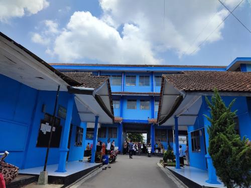 Amanah Muhammadiyah Junior High School, Private School | We provide Indonesia infrastructure map on various property sectors and data. Access property listings, infrastructure developments, news, and valuable transaction data for informed decisions.