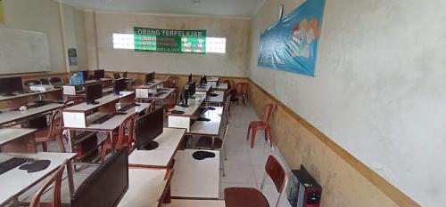 Bina Bakti Christian Junior High School, Private School | We provide Indonesia infrastructure map on various property sectors and data. Access property listings, infrastructure developments, news, and valuable transaction data for informed decisions.