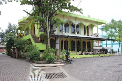 Riyadlul Ulum Junior High School, Private School | We provide Indonesia infrastructure map on various property sectors and data. Access property listings, infrastructure developments, news, and valuable transaction data for informed decisions.