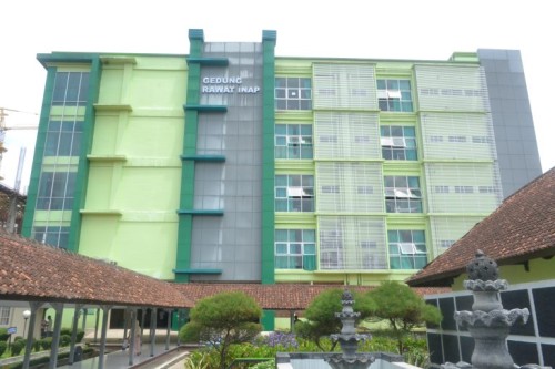 Dr.Soekardjo Regional Public Hospital, Hospital | We provide Indonesia infrastructure map on various property sectors and data. Access property listings, infrastructure developments, news, and valuable transaction data for informed decisions.