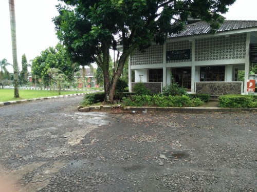 Hj.Siti Munawaroh Islamic General Hospital, Hospital | We provide Indonesia infrastructure map on various property sectors and data. Access property listings, infrastructure developments, news, and valuable transaction data for informed decisions.