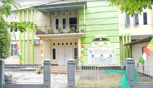 Al Khairaat Junior High School, Private School | We provide Indonesia infrastructure map on various property sectors and data. Access property listings, infrastructure developments, news, and valuable transaction data for informed decisions.