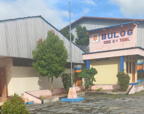 Complex Warehouse Desa Tual I, Warehouse, Perusahaan Umum Bulog | We provide Indonesia infrastructure map on various property sectors and data. Access property listings, infrastructure developments, news, and valuable transaction data for informed decisions.