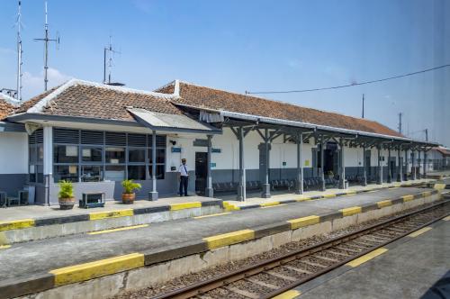 Arjawinangun Station, Intercity Station | We provide Indonesia infrastructure map on various property sectors and data. Access property listings, infrastructure developments, news, and valuable transaction data for informed decisions.