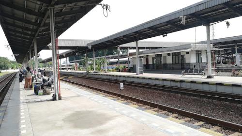 Cirebon Prujakan Station, Intercity Station | We provide Indonesia infrastructure map on various property sectors and data. Access property listings, infrastructure developments, news, and valuable transaction data for informed decisions.