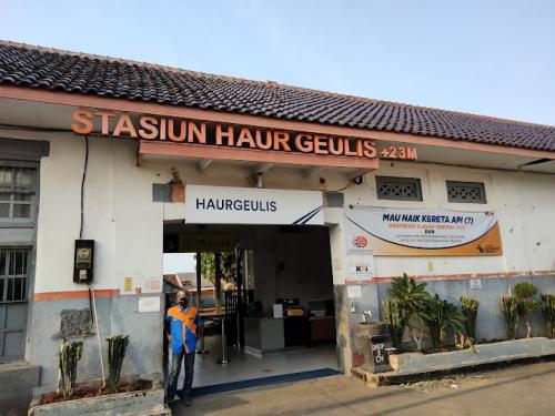 Haurgeulis Station, Intercity Station | We provide Indonesia infrastructure map on various property sectors and data. Access property listings, infrastructure developments, news, and valuable transaction data for informed decisions.