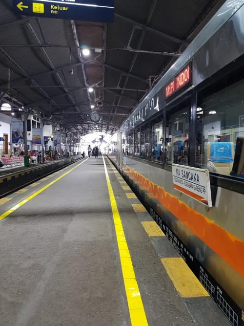 Yogyakarta Station, Airport Train Station | We provide Indonesia infrastructure map on various property sectors and data. Access property listings, infrastructure developments, news, and valuable transaction data for informed decisions.