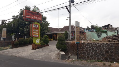 Arvita Bunda Mother and Child Hospital, Hospital | We provide Indonesia infrastructure map on various property sectors and data. Access property listings, infrastructure developments, news, and valuable transaction data for informed decisions.
