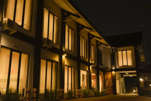 Completed hotel | We provide Indonesia infrastructure map on various property sectors and data. Access property listings, infrastructure developments, news, and valuable transaction data for informed decisions.
