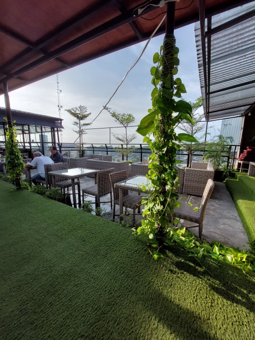 Completed hotel, Yellow Star Group | We provide Indonesia infrastructure map on various property sectors and data. Access property listings, infrastructure developments, news, and valuable transaction data for informed decisions.