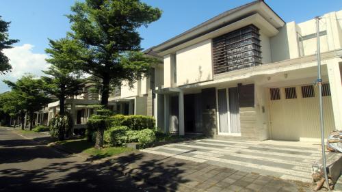 Citra Sun Garden Yogyakarta, residential commercial for lease sale, dijual disewakan, PT Ciputra Development Tbk | We provide Indonesia infrastructure map on various property sectors and data. Access property listings, infrastructure developments, news, and valuable transaction data for informed decisions.