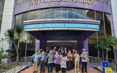 Yogyakarta AMIKOM University, University | We provide Indonesia infrastructure map on various property sectors and data. Access property listings, infrastructure developments, news, and valuable transaction data for informed decisions.