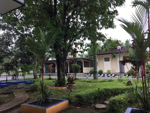 BULOG Logandeng Warehouse, Warehouse, Perum Bulog | We provide Indonesia infrastructure map on various property sectors and data. Access property listings, infrastructure developments, news, and valuable transaction data for informed decisions.