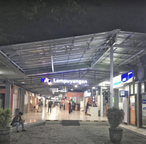 Lempuyangan Station, Commuter Station | We provide Indonesia infrastructure map on various property sectors and data. Access property listings, infrastructure developments, news, and valuable transaction data for informed decisions.