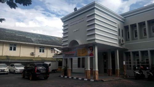 Dr. Chasan Boesoirie Regional Public Hospital, Hospital | We provide Indonesia infrastructure map on various property sectors and data. Access property listings, infrastructure developments, news, and valuable transaction data for informed decisions.