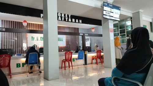 Dr. Chasan Boesoirie Regional Public Hospital, Hospital | We provide Indonesia infrastructure map on various property sectors and data. Access property listings, infrastructure developments, news, and valuable transaction data for informed decisions.