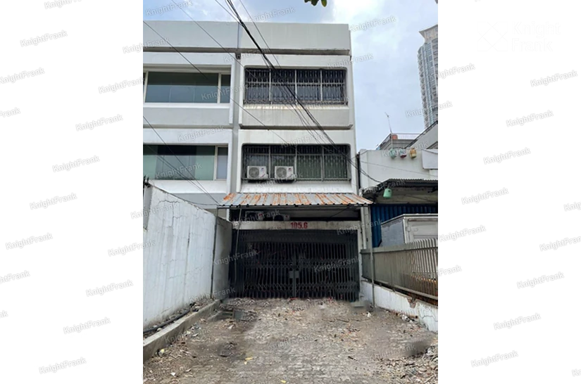 Knight Frank | Ruko di Jayakarta, Jakarta Pusat | Tmpak Depan