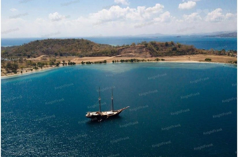 Knight Frank | Beach Front Land at Gili Gede, Lombok Barat | Photo